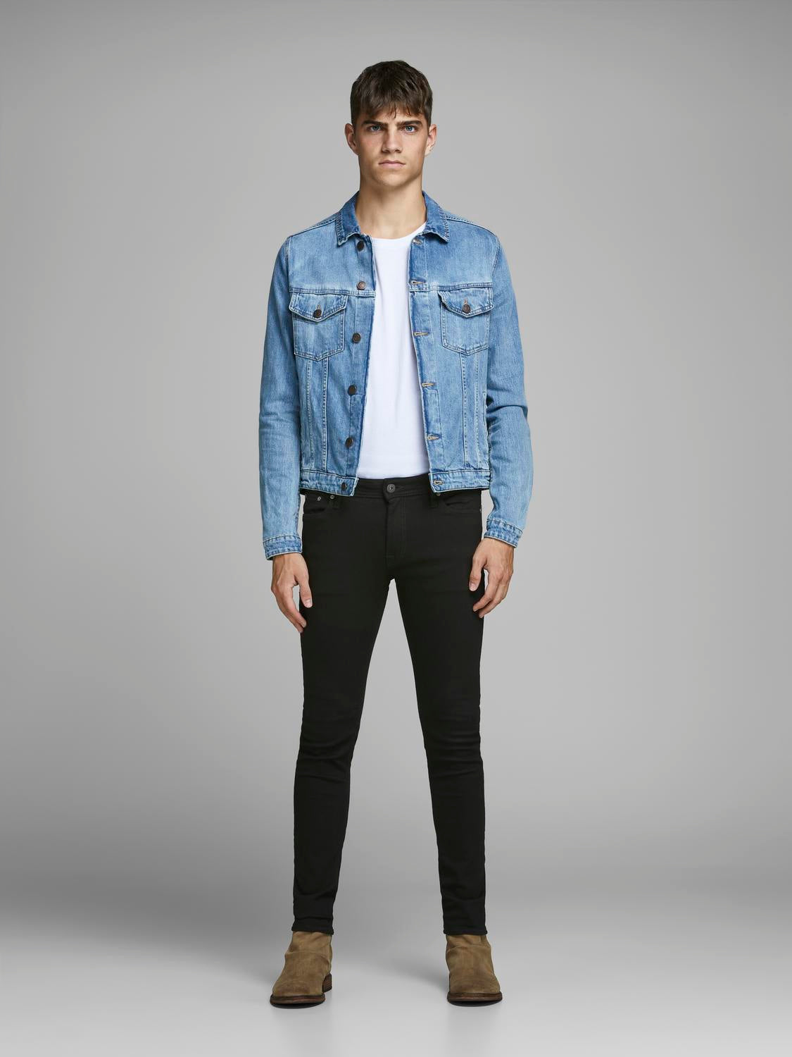 model_shot-front_full
